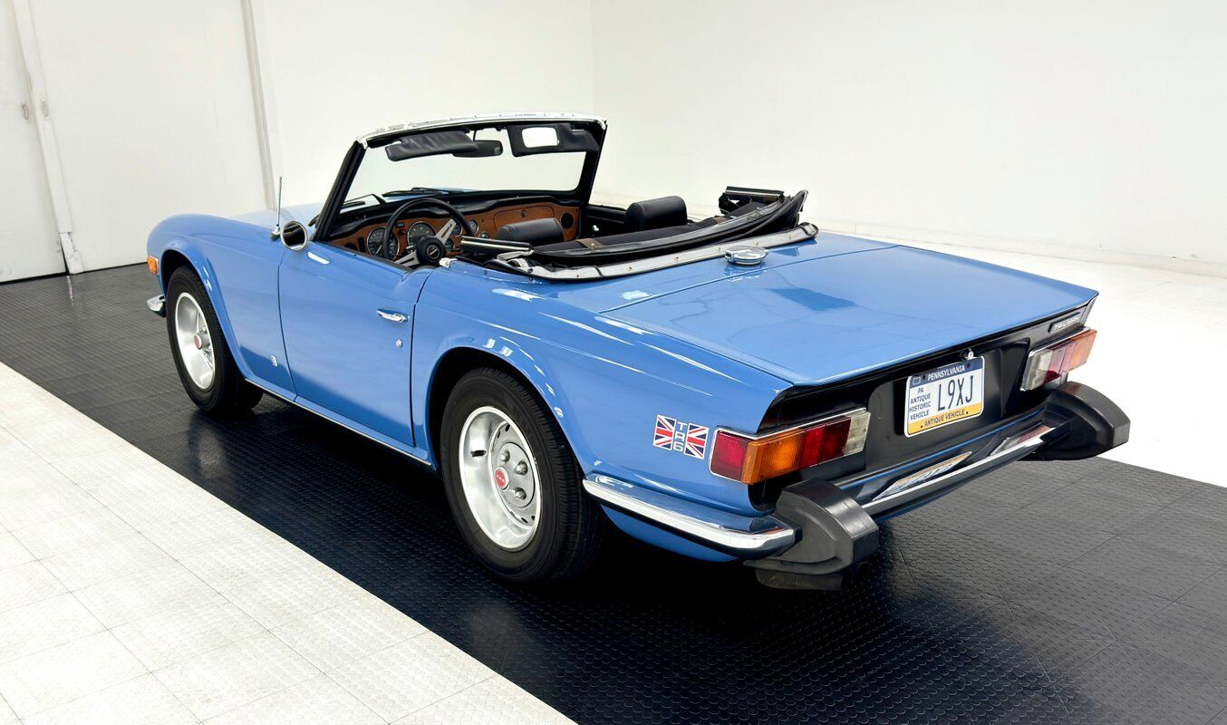 Triumph-TR-6-1974-5