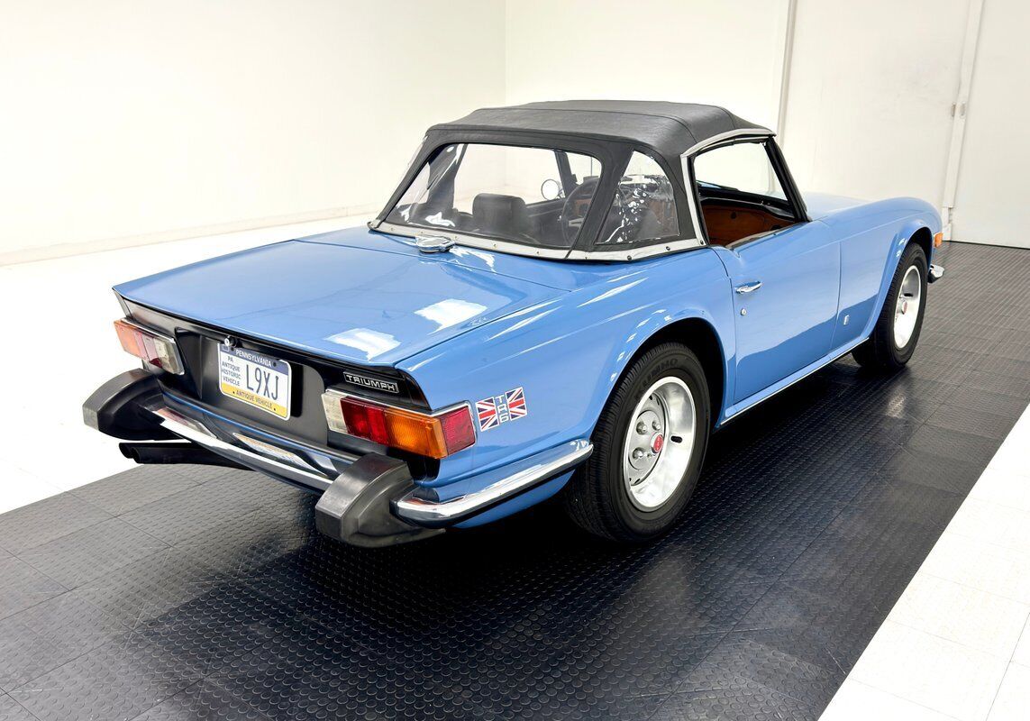 Triumph-TR-6-1974-7