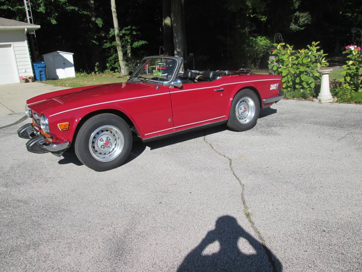 Triumph-Tr6-1974-2