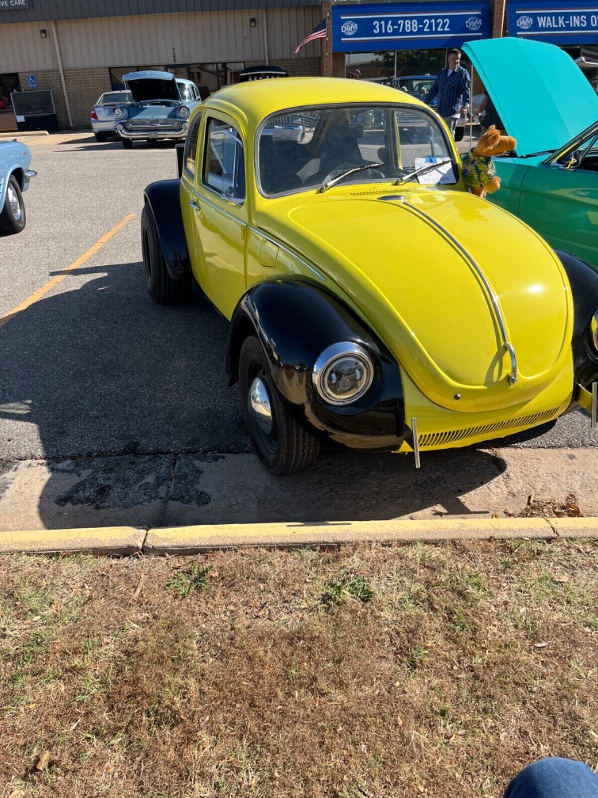 Volkswagen Beetle - Classic  year1}