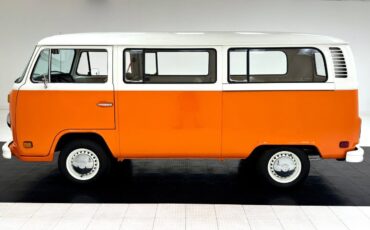 Volkswagen-BusVanagon-1974-1