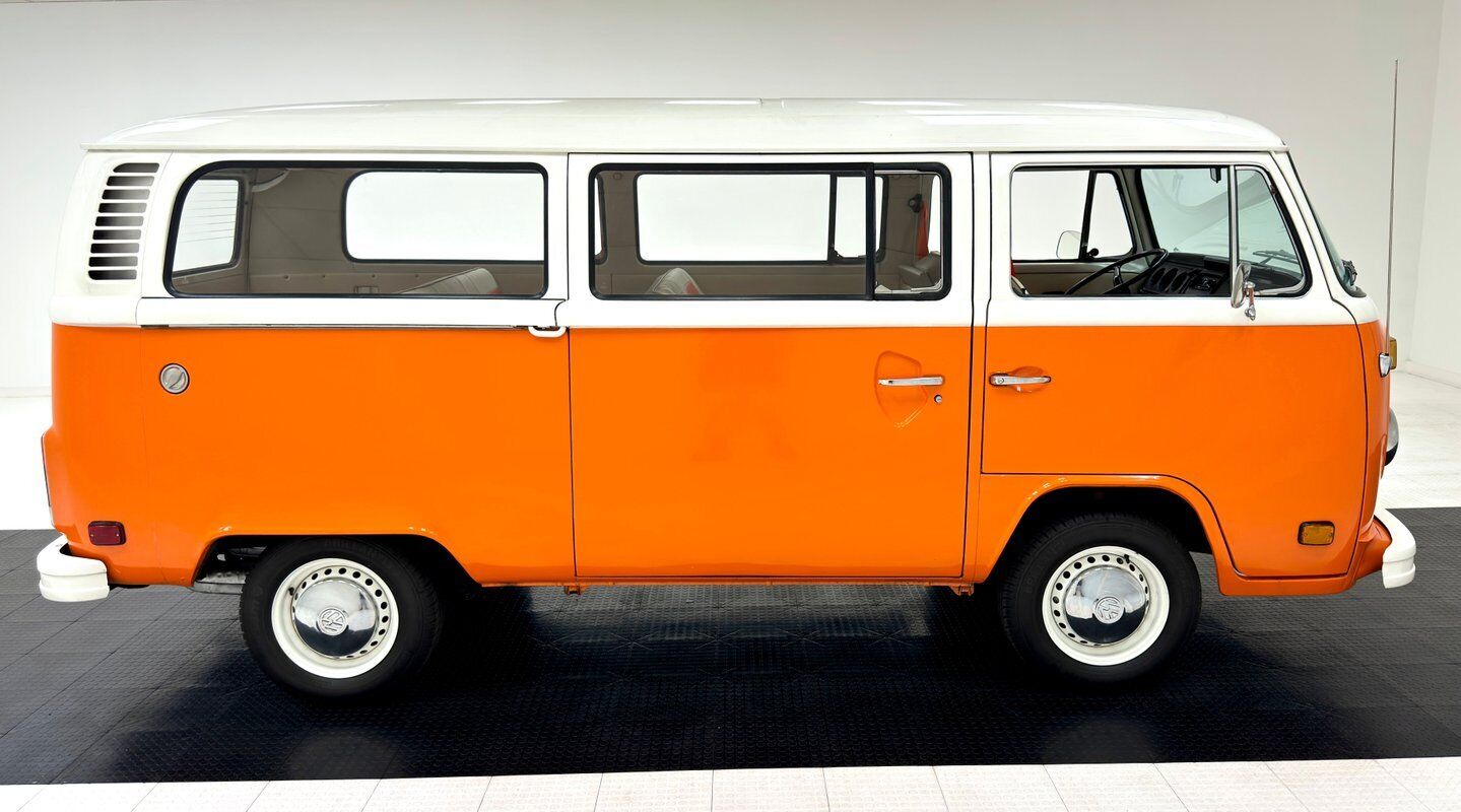 Volkswagen-BusVanagon-1974-5