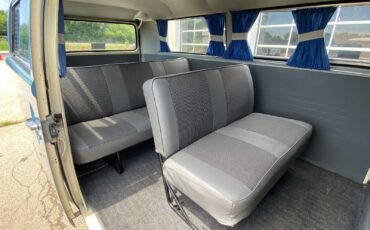 Volkswagen-BusVanagon-1977-16