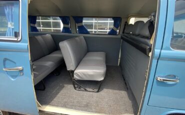 Volkswagen-BusVanagon-1977-18