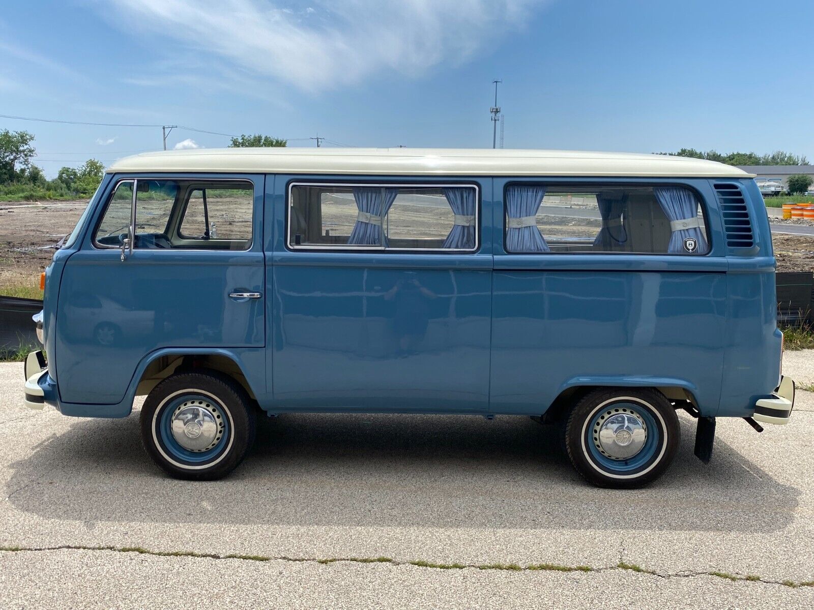 Volkswagen-BusVanagon-1977-8