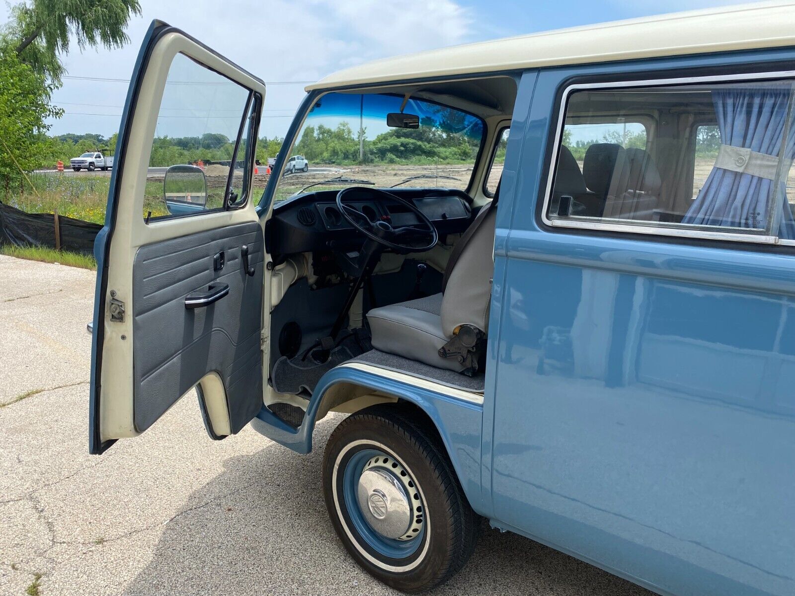 Volkswagen-BusVanagon-1977-9