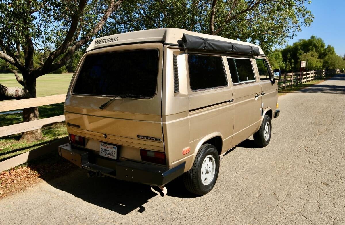 Volkswagen-BusVanagon-Van-1985-3