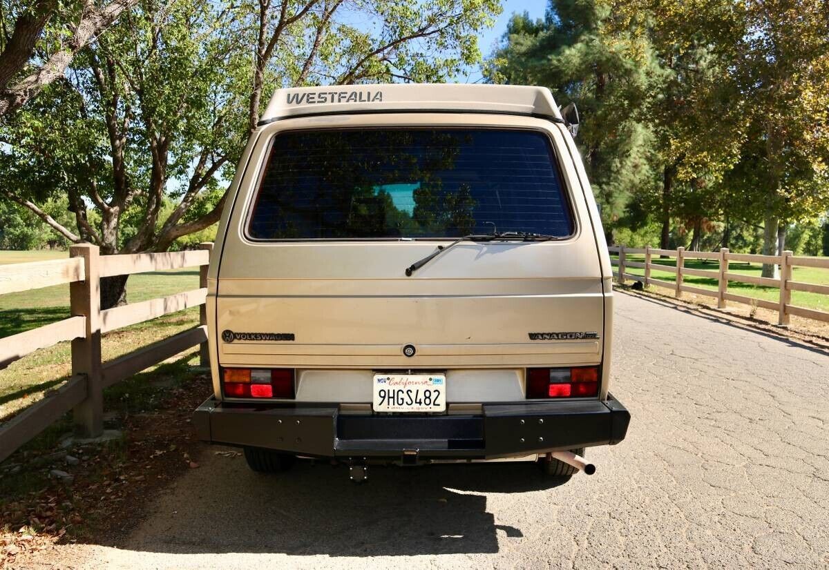 Volkswagen-BusVanagon-Van-1985-4