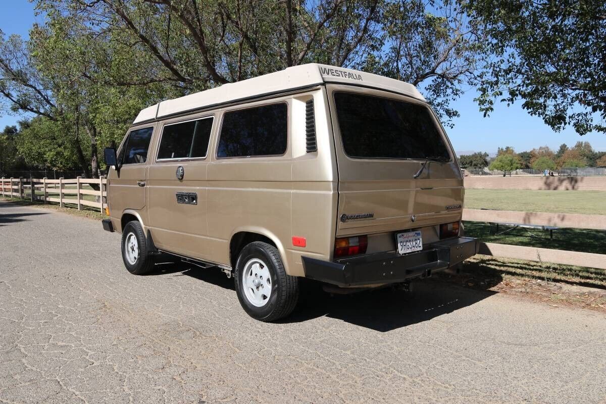 Volkswagen-BusVanagon-Van-1985-6