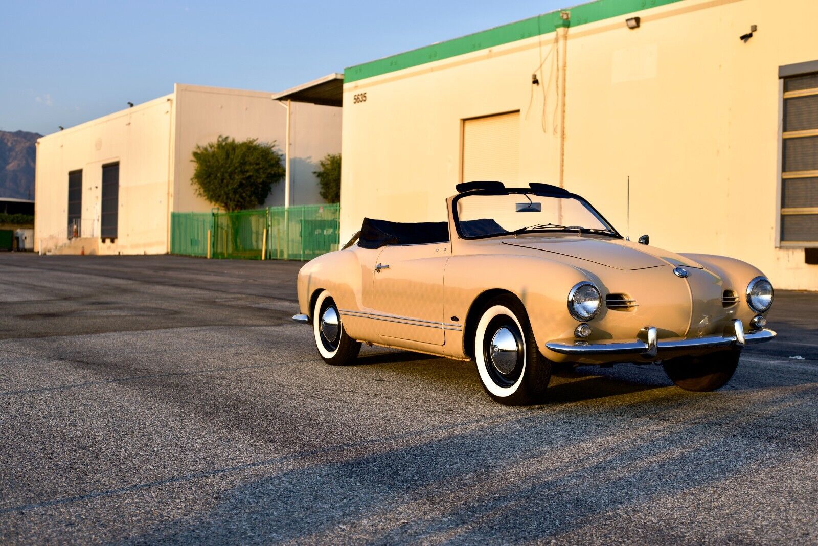 Volkswagen-Karmann-Ghia-Cabriolet-1959-1