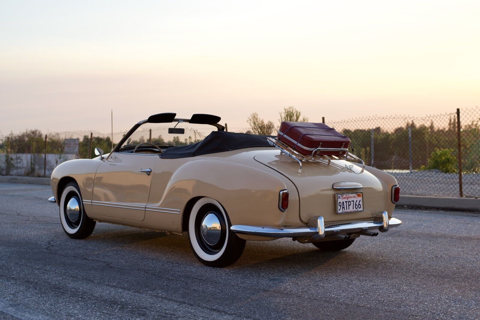 Volkswagen-Karmann-Ghia-Cabriolet-1959-11