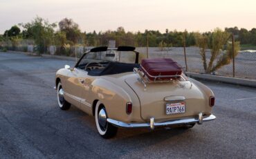 Volkswagen-Karmann-Ghia-Cabriolet-1959-21