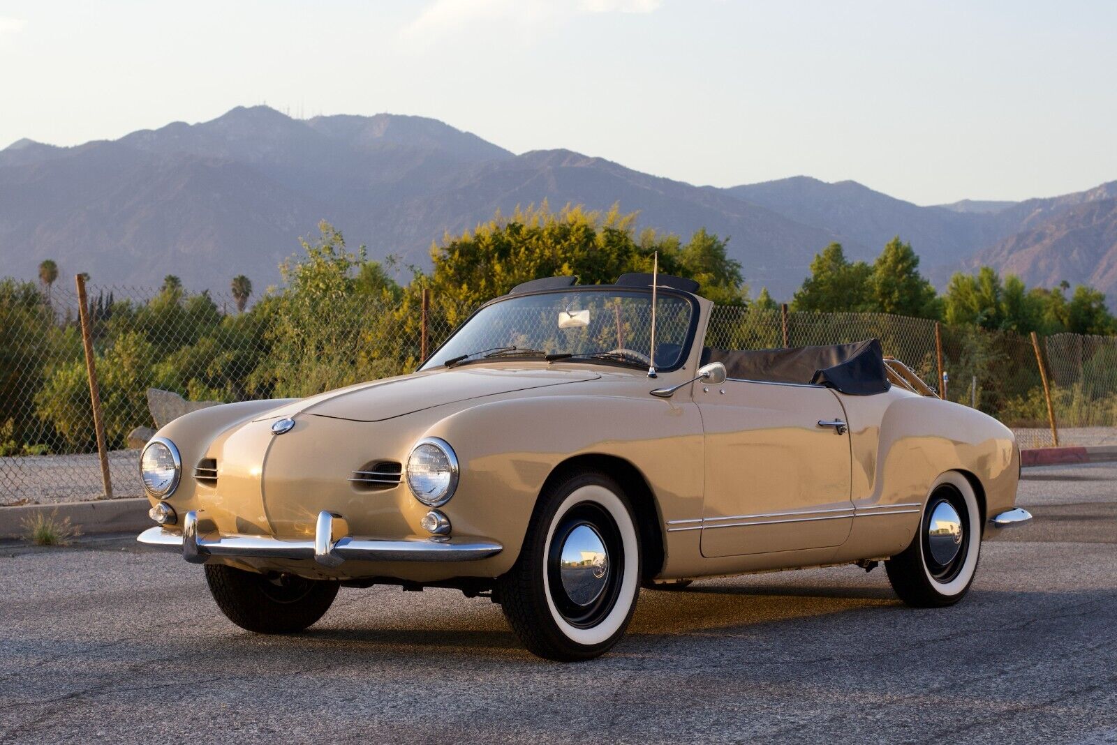 Volkswagen-Karmann-Ghia-Cabriolet-1959-22