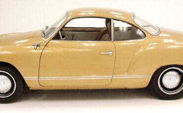 Volkswagen-Karmann-Ghia-Coupe-1964-1