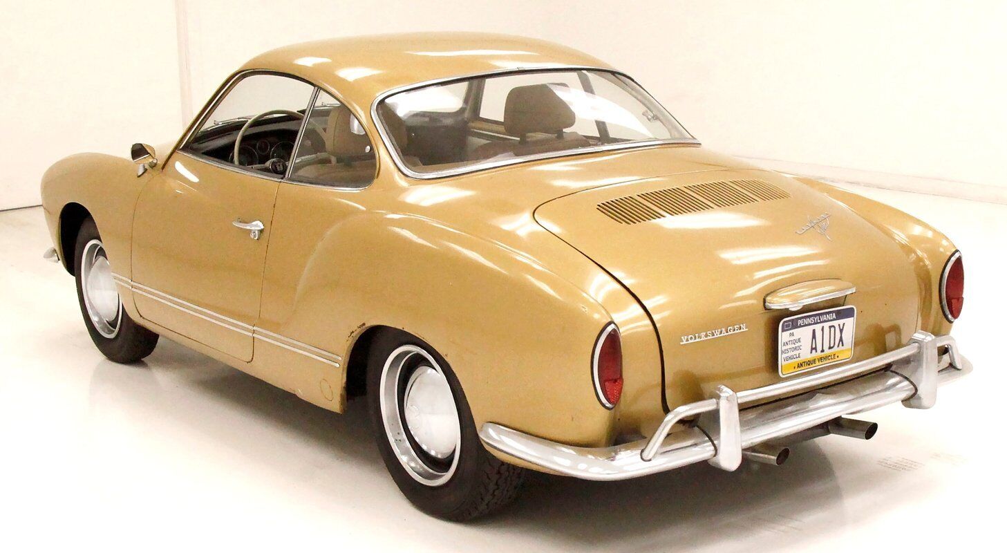 Volkswagen-Karmann-Ghia-Coupe-1964-2