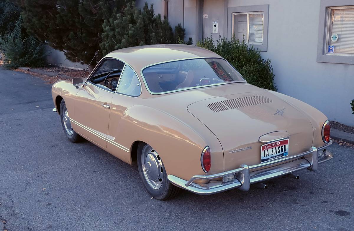 Volkswagen-Karmann-ghia-1968-1