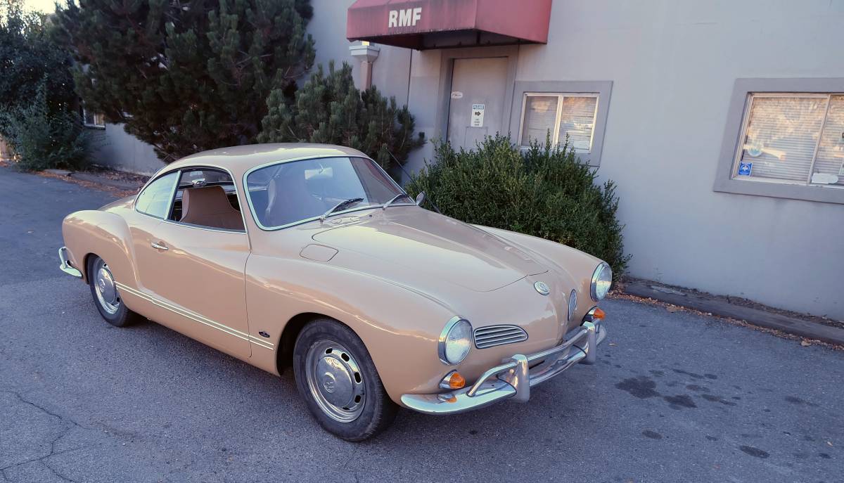 Volkswagen-Karmann-ghia-1968-4