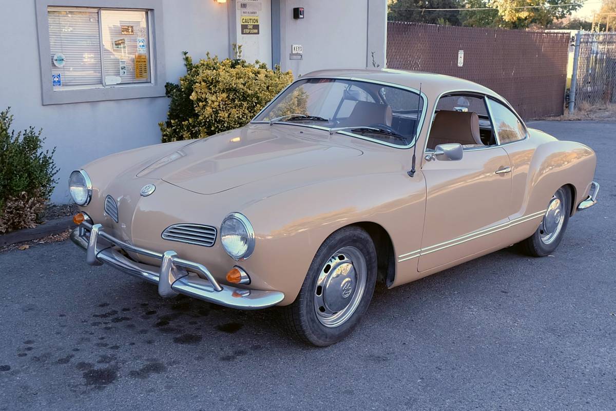 Volkswagen-Karmann-ghia-1968