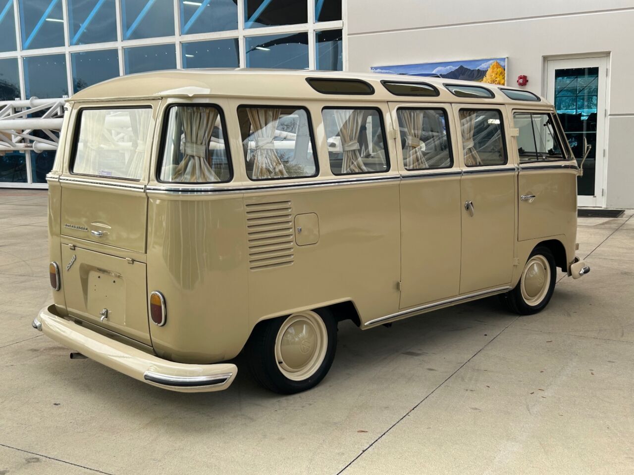 Volkswagen-Type-II-1972-4