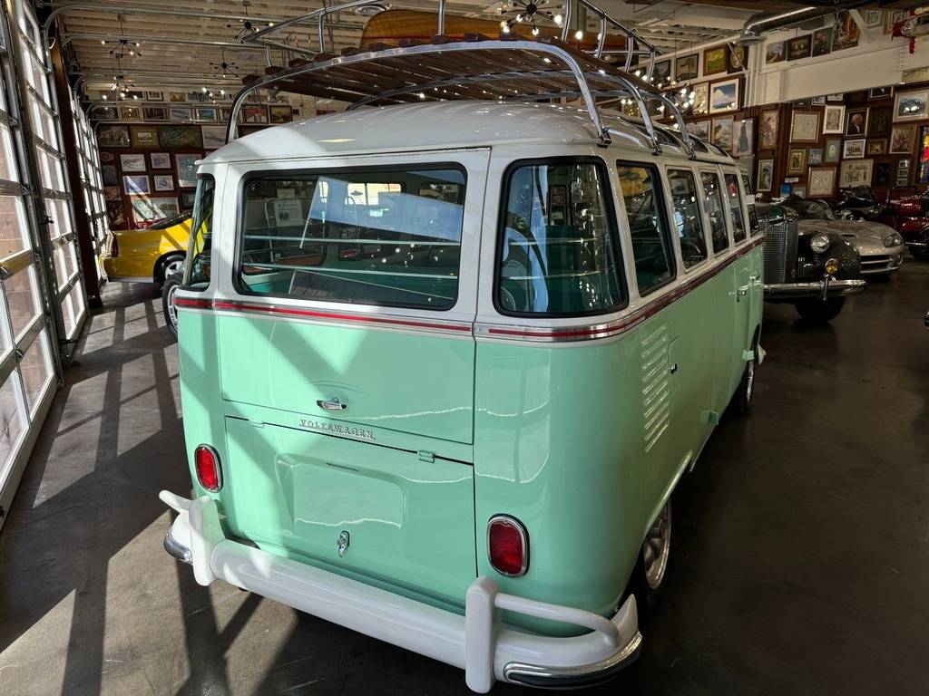 Volkswagen-Type-ii-bus-samba-rec-1968-2