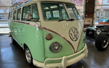 Volkswagen-Type-ii-bus-samba-rec-1968-5