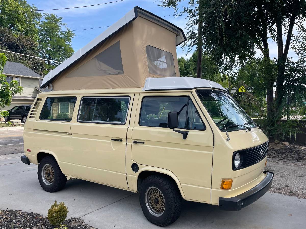 Volkswagen-Vanagon-westfalia-1981-2