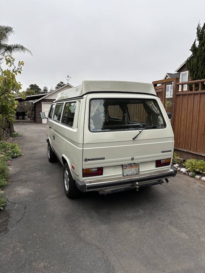 Volkswagen-Vw-camper-van-1984-2