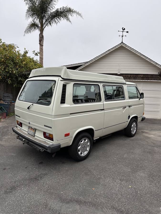 Volkswagen-Vw-camper-van-1984-3