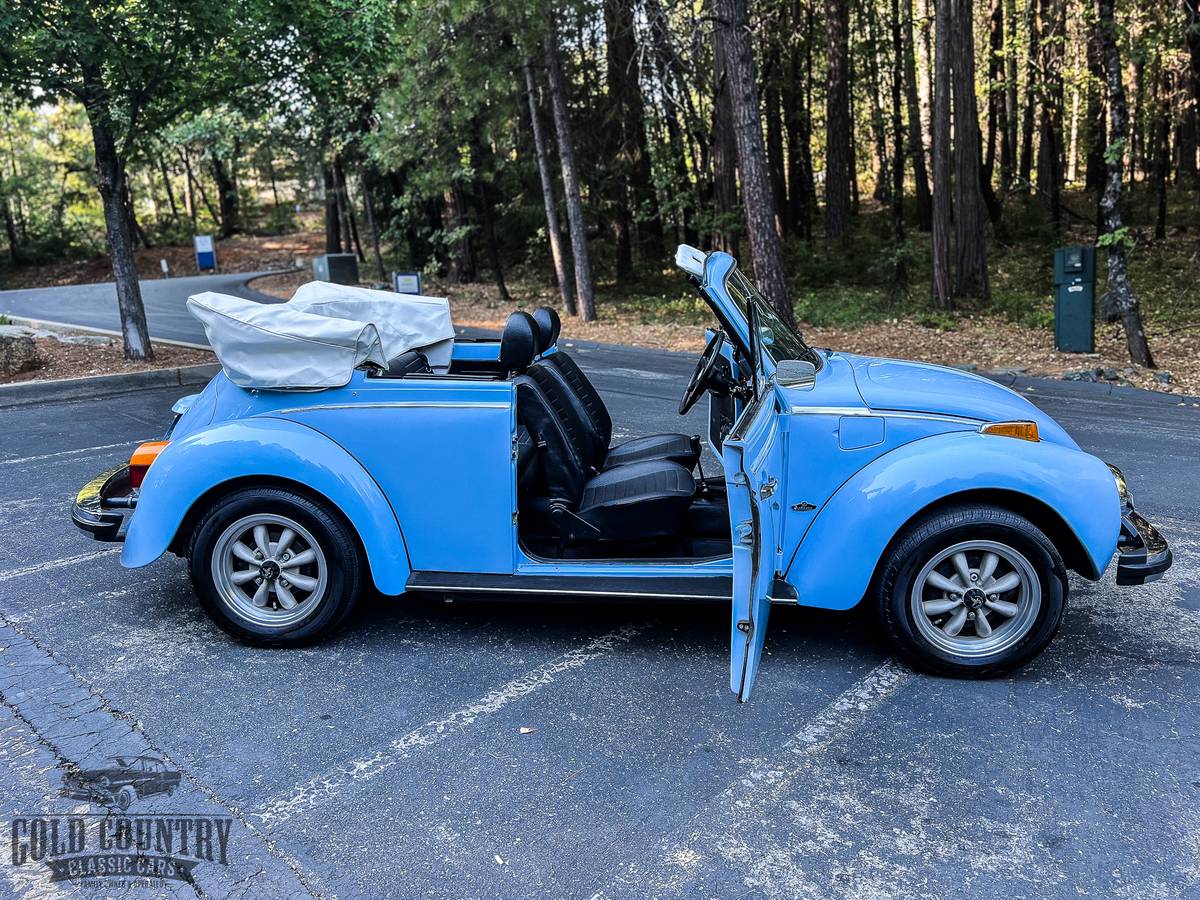 Volkswagen-Vw-super-beetle-convertible-1979-14