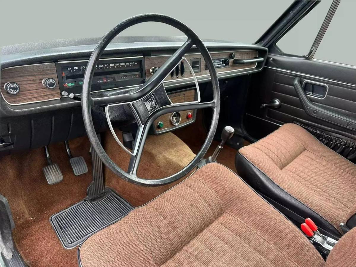 Volvo-142-e-1972-9