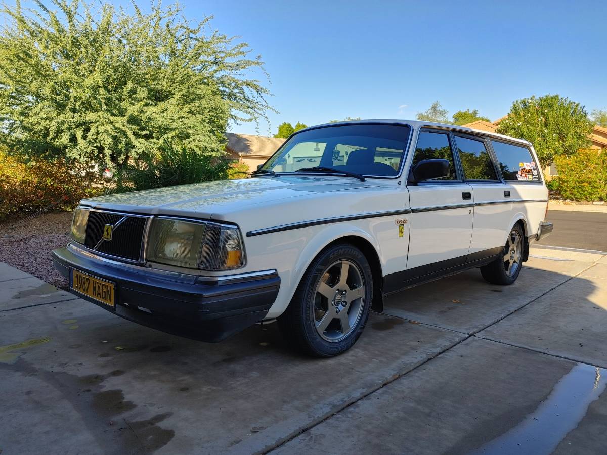 Volvo-240dl-wagon-1987-1