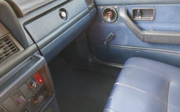 Volvo-240dl-wagon-1987-14