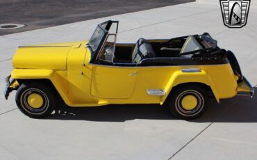 Willys-Jeepster-1948-11