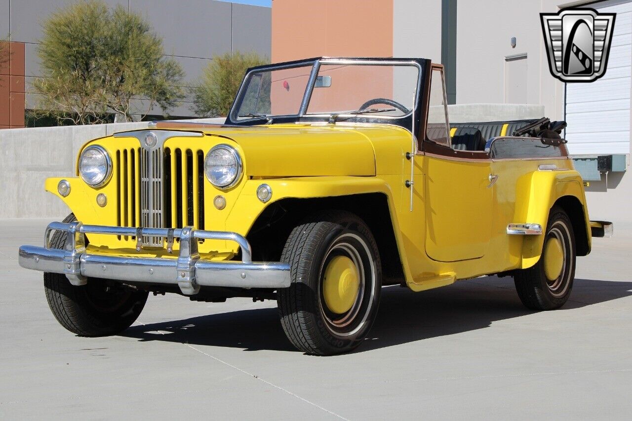 Willys-Jeepster-1948-3