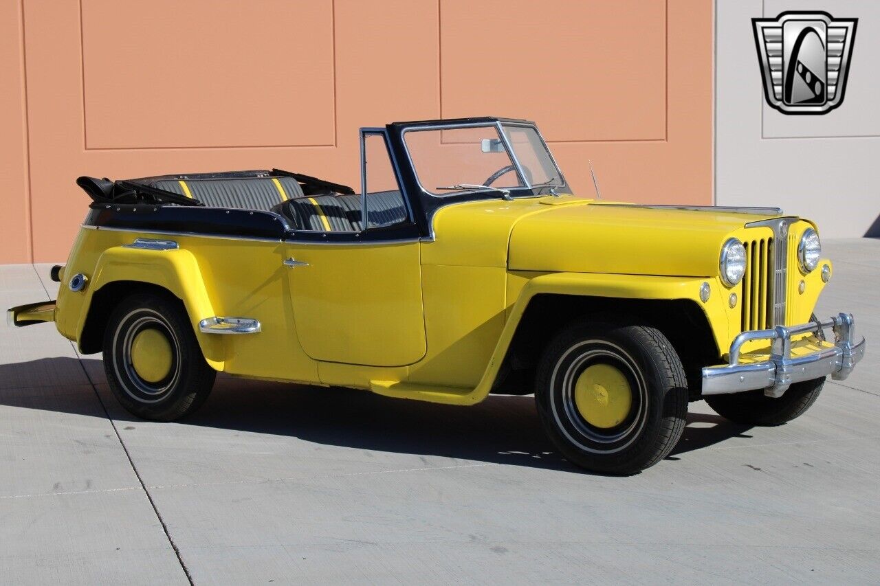 Willys-Jeepster-1948-7