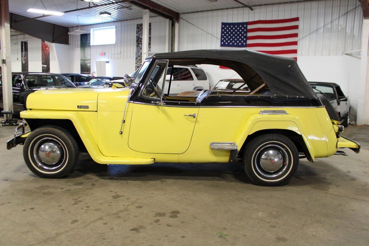 Willys-Jeepster-Coupe-1948-2