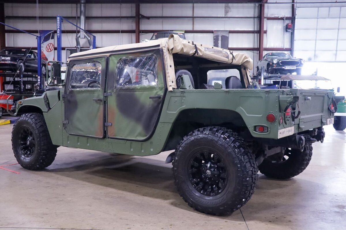 AM-General-Humvee-Pickup-1987-4