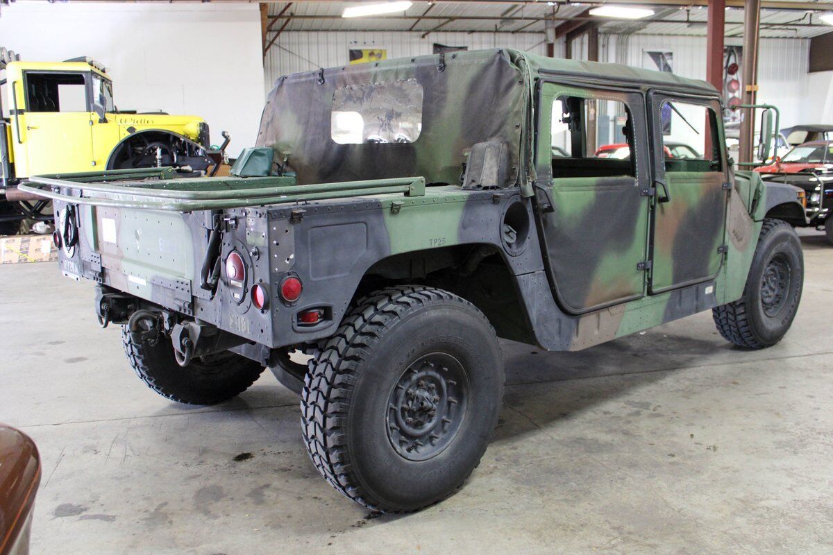 AM-General-Humvee-SUV-1993-5