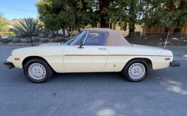 Alfa-romeo-Spider-1979-1