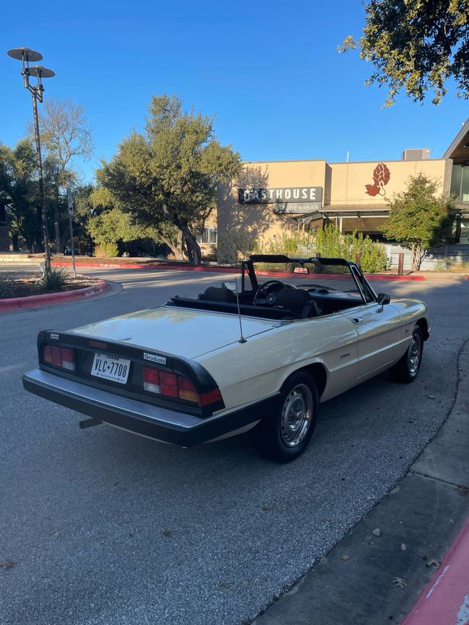 Alfa-romeo-Spider-1988-6