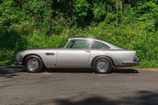 Aston-Martin-DB5-1965-10