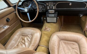 Aston-Martin-DB6-Coupe-1966-3