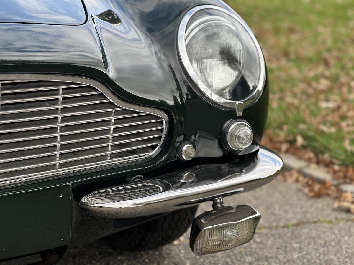 Aston-Martin-DB6-Coupe-1966-33