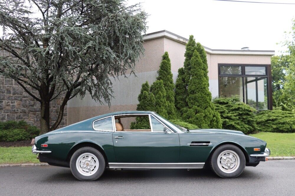 Aston-Martin-V8-Series-3-1976-2