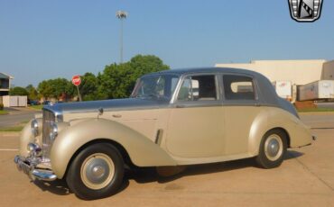 Bentley-R-Type-Berline-1954-3