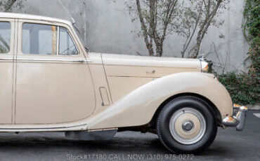 Bentley-R-Type-Saloon-1953-9