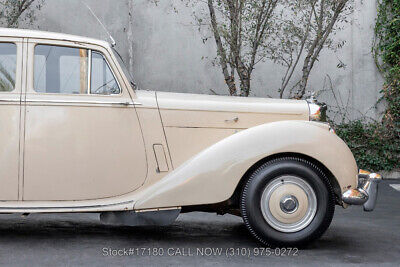 Bentley-R-Type-Saloon-1953-9