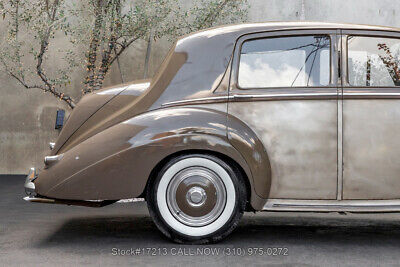 Bentley-R-Type-Saloon-1954-10