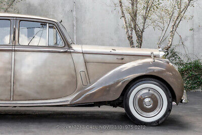 Bentley-R-Type-Saloon-1954-9