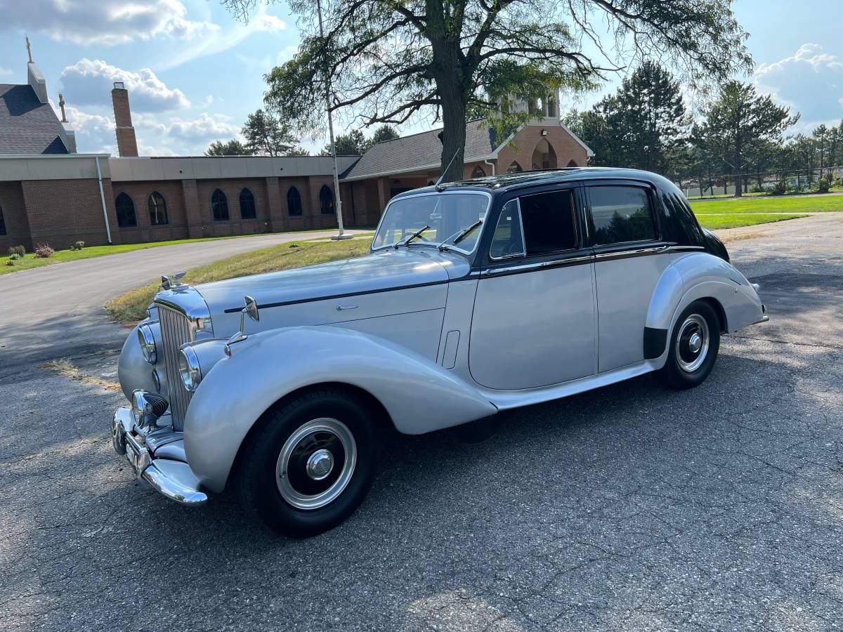 Bentley-R-type-1953-5